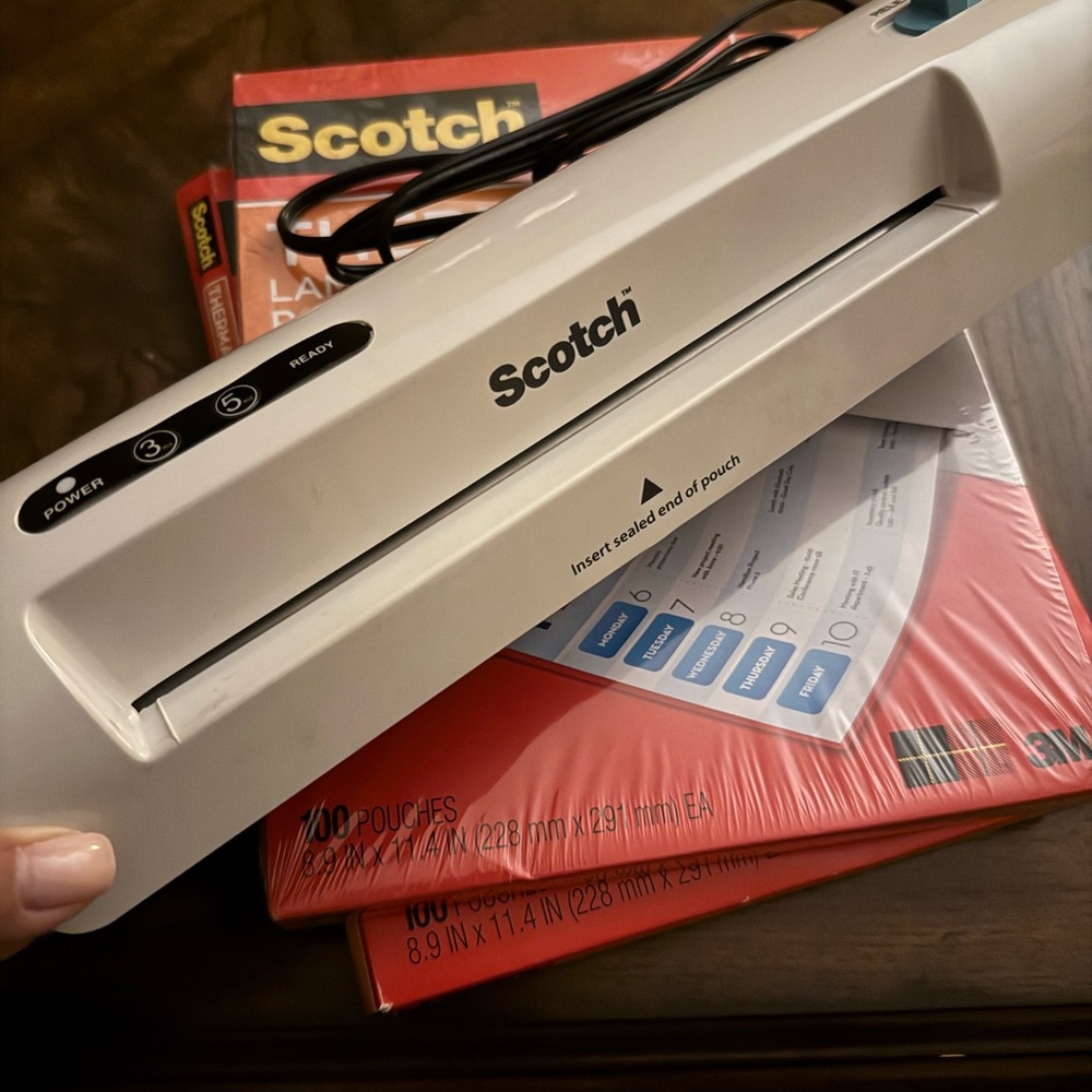 Scotch Thermal Laminator with Pouches - Picture 6 of 7